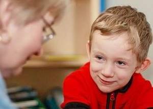 Признаки аутизма у детей до 1 года: как проявляется и как определяется болезнь?