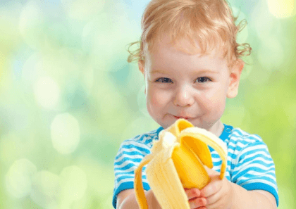 Когда можно давать банан грудному ребенку: со скольки