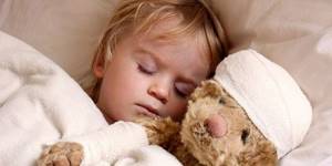 Холодный пот у ребенка во время сна или болезни: причины и лечение