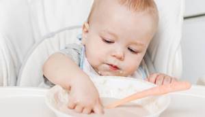 С какого возраста можно давать пшеничную кашу ребенку: правила прикорма