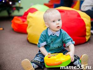 Что должен уметь ребенок в 1 год и 1 месяц: нормы развития и навыки, выбор игрушек