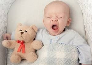 После смеси ребенок не спит: причины и что делать, полезные советы