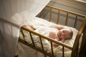 Почему младенцы улыбаются во сне: причиныи когда стоит обратиться к врачу