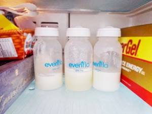Как размораживать грудное молоко из морозилки правильно