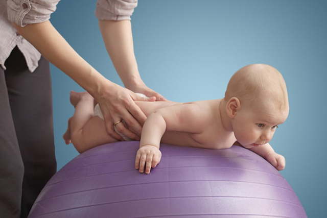 Гимнастика для 5-месячного ребенка: правила проведения упражнений