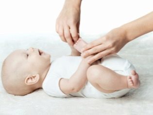 Гимнастика для грудничков в 2 месяца: общие правила и техника проведения