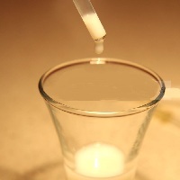 Молоко в нос грудничкам от насморка: можно ли