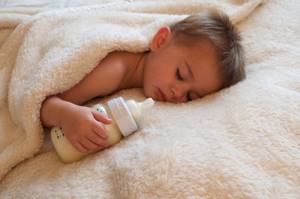 Как ребенка отучить от смеси: 5 способов убрать ночные кормления
