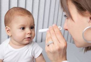 Когда ребенок начинает узнавать маму: сроки, особенности развития зрения у новорожденного