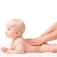 Массаж для грудничков с 3 до 6 месяцев: как правильно делать и можно ли