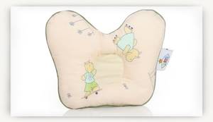 Ортопедическая подушка для грудничков: нужна ли, с какого возраста