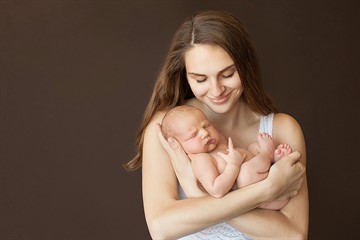 Массаж для грудничков с 3 до 6 месяцев: как правильно делать и можно ли