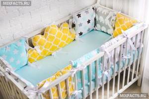 Бортики в кроватку для новорожденных: как выбрать лучший, разновидности, наполнитель