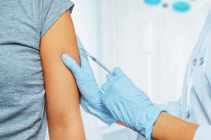 Прививка от столбняка: побочные действия и эффекты, болит место укола