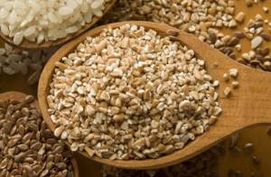 С какого возраста можно давать пшеничную кашу ребенку: правила прикорма