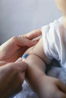 Отказ от прививок в роддоме: как написать бланк и чем это грозит?