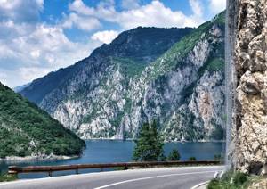 Черногория: куда лучше поехать с ребенком, описание лучших курортов, отелей и достопримечательностей